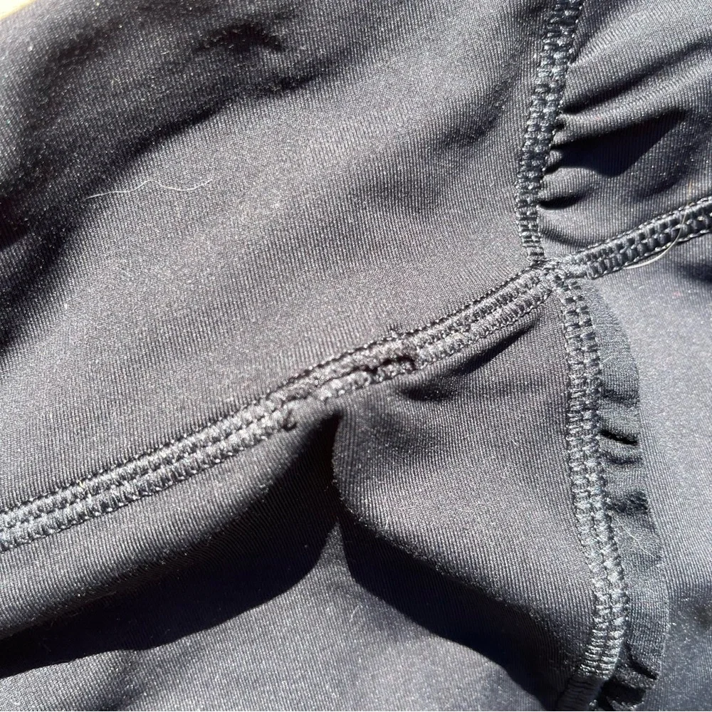 Lululemon Run Fast Free Crop Sz 8 Black, Ruffle Reflective Power Luxtreme - Picture 14 of 14